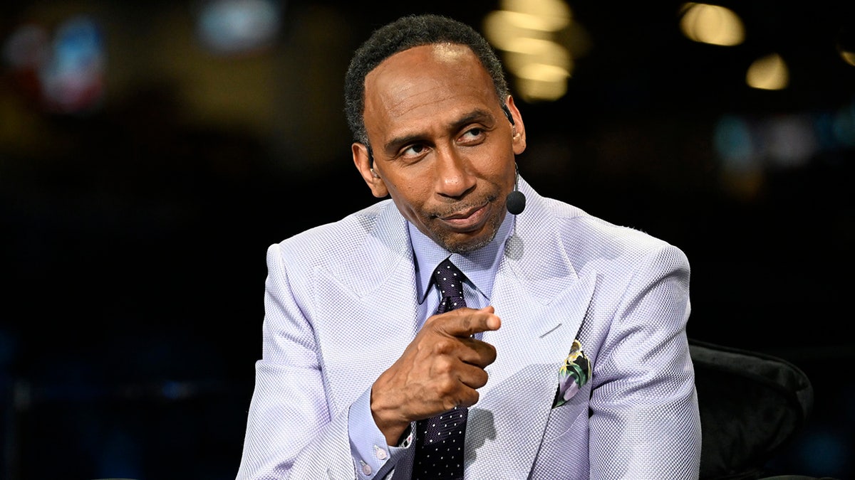 Sports Inner City Radio Podcast/Topics Include: Stephen A. Smith Getting The “Thumbs Down” Award From The NABJ And Much More!!